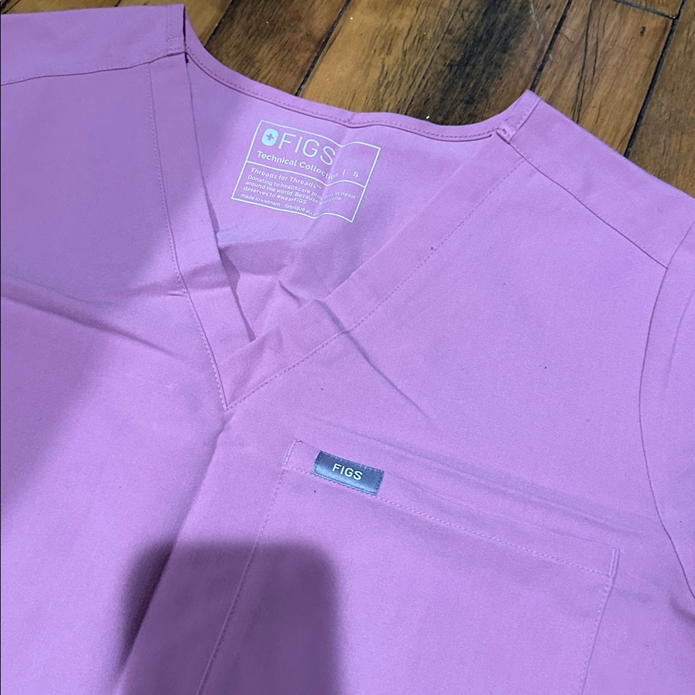 FIGS S limited chalk pink scrubs Catarina - Picture 2 of 2